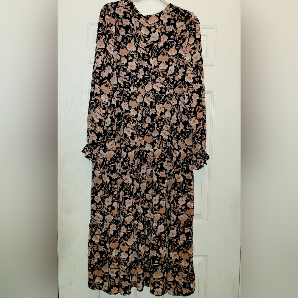 Floral Black & Tan Dress - Picture 4 of 7